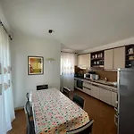 Apartment Mama